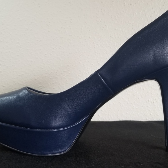 Heels - Picture 4 of 5